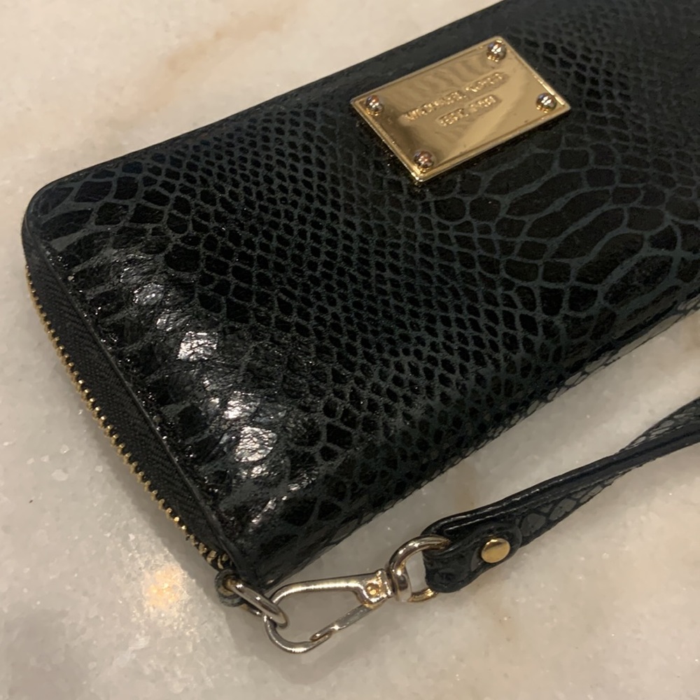 Michael Kors Wallet Wristlet, Black Snake Pattern